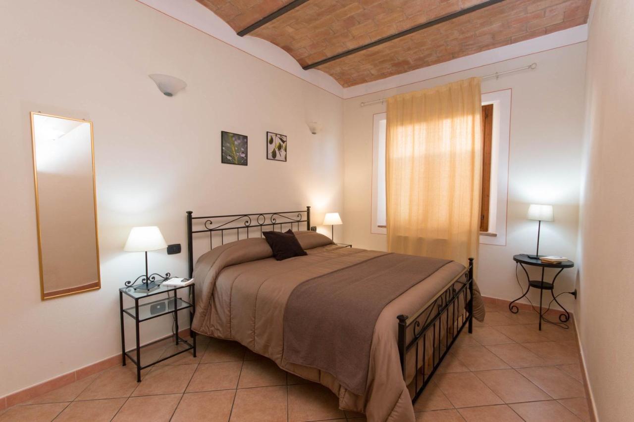 Agriturismo Podere Camollia Costalpino Luaran gambar