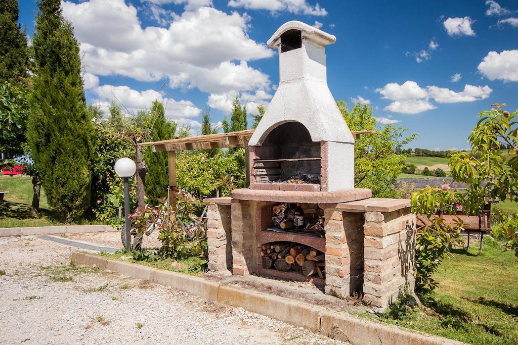 Agriturismo Podere Camollia Costalpino Luaran gambar